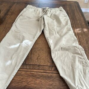 Gap paints kaki size S